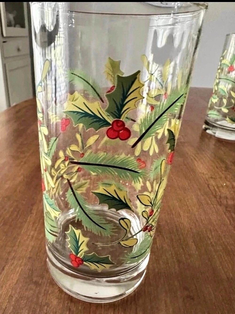 Greenbrier International Christmas Holly Mistletoe Glass Tumbler Set of 6